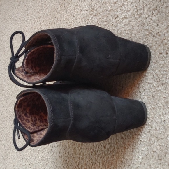 Black Unr8ted faux suede booties - Picture 3 of 5